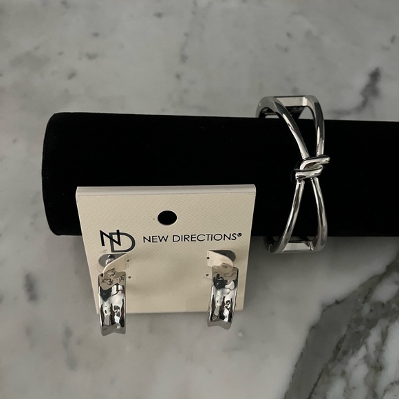 Silver loop earrings and bracelet set - Picture 3 of 10